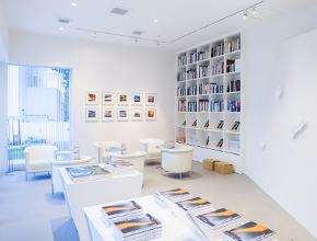 札幌宮の森美術館 本館1Fカフェスペース